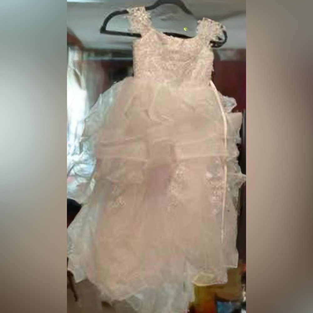 Elegant White Lace Dress